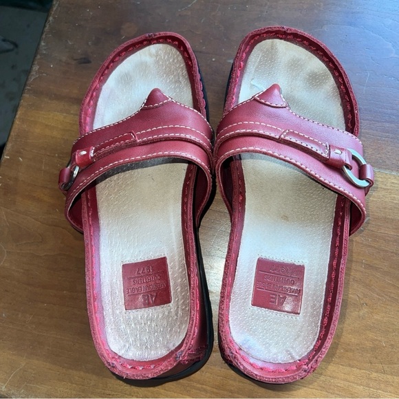 American Eagle Sandals Womens 5M Red Leather Vintage Platform Flip Flop Thong - Picture 10 of 11